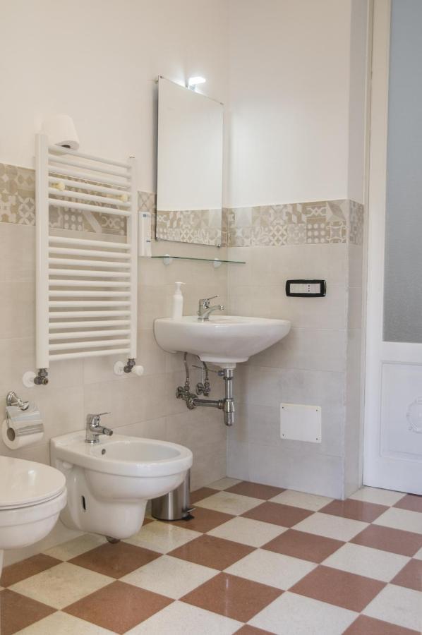 Palazzo Italia Apartments Bari Kültér fotó